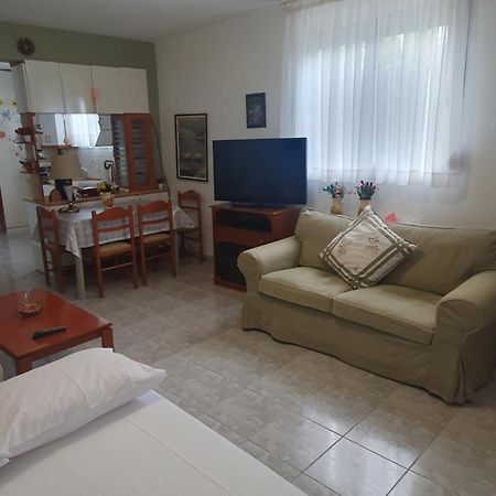 Meli'S House By Alp Hospitality Services Neon Rysion Εξωτερικό φωτογραφία